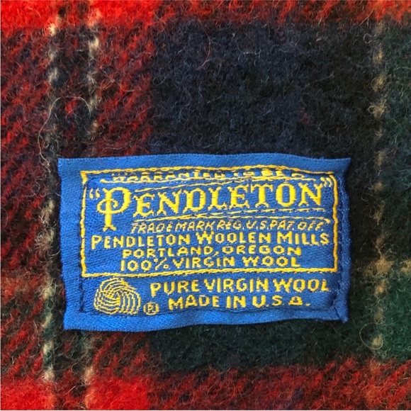 Pendelton Red & Blue Plaid Fringed Throw Blanket - Picture 7 of 8